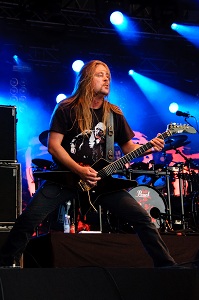 Гитарист Children Of Bodom выпустил метал-версии гимнов