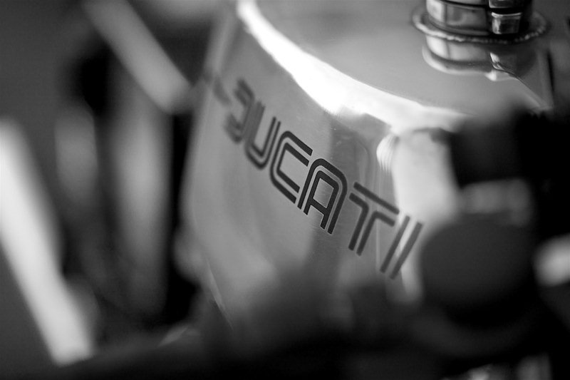 Кафе рейсер Ducati 900GTS