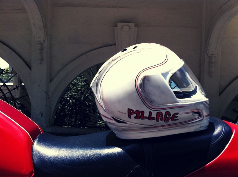 Мотошлем Icon Alliance с аэрографией Old School Helmets