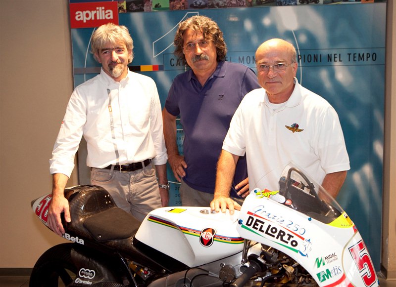Aprilia пожертвовали гоночный мотоцикл Gilera RSA250 #58 в Фонд Симончелли