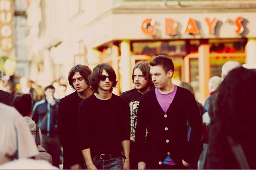 Arctic Monkeys – Come Together (The Beatles cover) [2012]