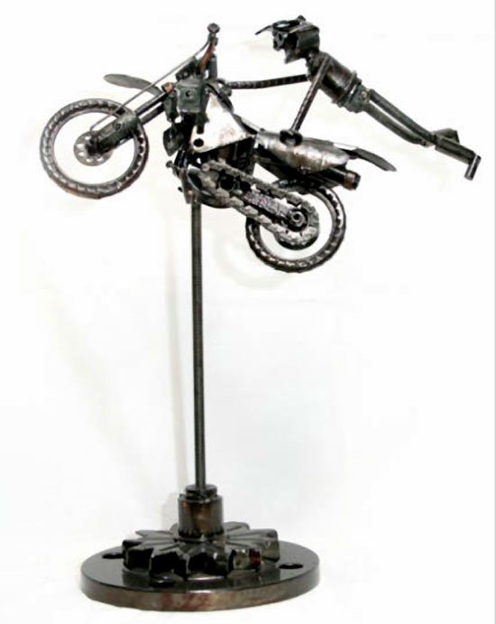 Марио Маллари - скульптуры мотоциклов из металлолома