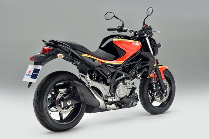 Мотоцикл Suzuki SFV650 Gladius в цветах Барри Шина