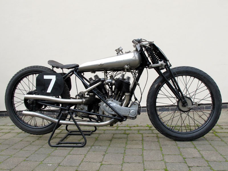 Ретро мотоцикла Brough Superior 1922 Джорджа Брафа