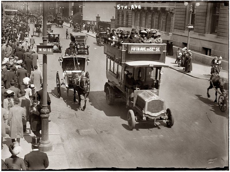 Fifth Avenue at 51st Street,New York 1913